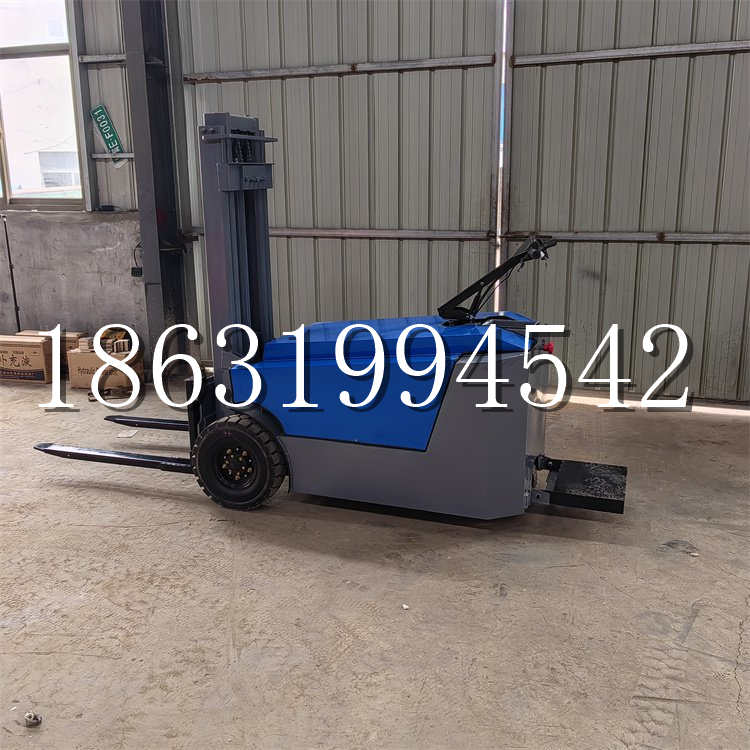 建平县全电动叉车插腿式堆高车液压装卸车1.5吨升高小型站驾式铲车